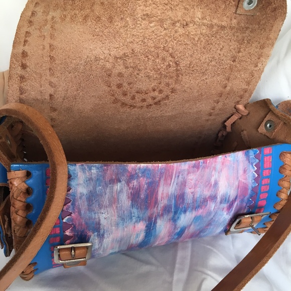 Handmade Mexican Round Leather Crossbody Purse, Hand Painted, one-of-a-kind, - Picture 5 of 7